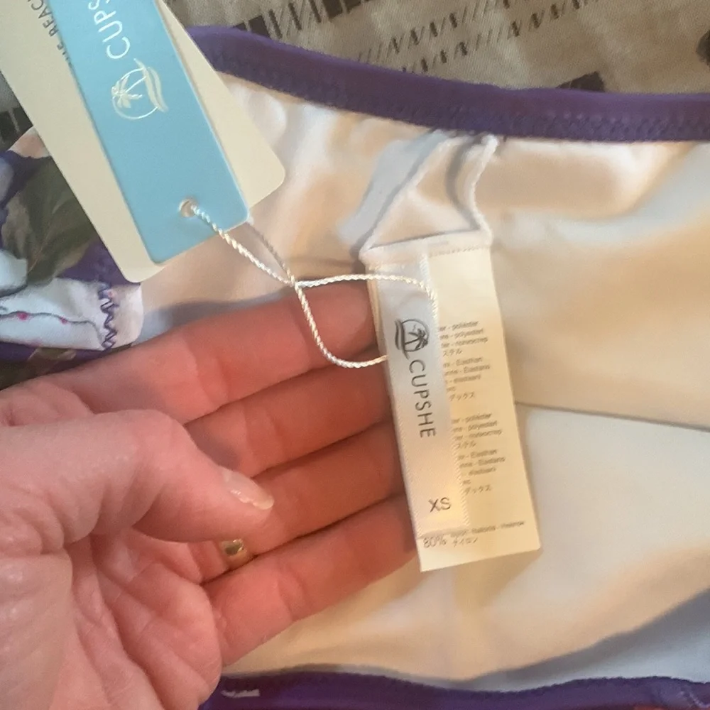 Bikini - Picture 3 of 3